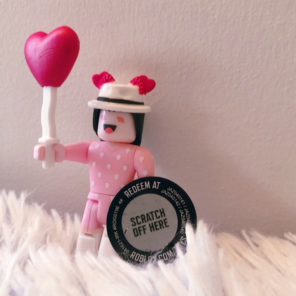 cSapphire Roblox Toy with Super Pink Heart Face Code - Picture 2 of 8
